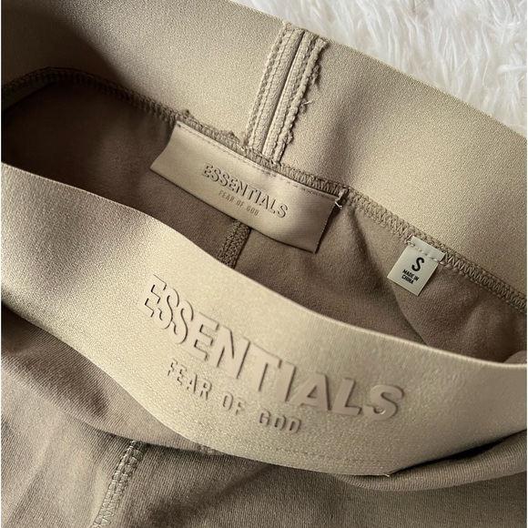 ✰ essentials biker shorts ✰ - Picture 3 of 8